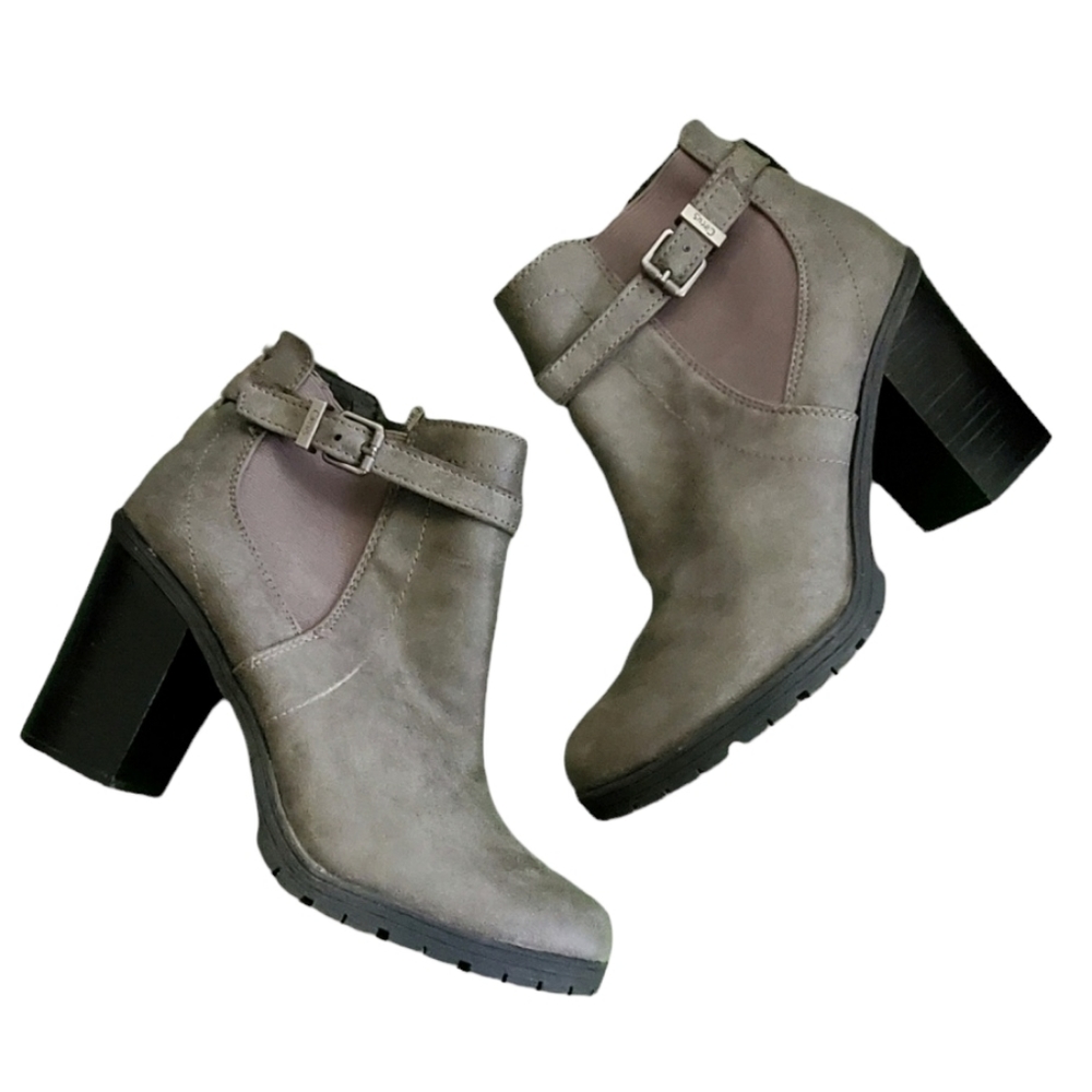 Circus by Sam Elderman Dark Gray distressed look heeled boots.